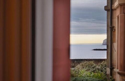 North Berwick Apartment | Next To The Beach - North Berwick