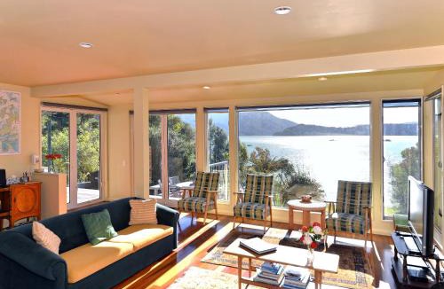 Moetapu Bay House | Ngaire's Haven - Mahau Sound Holiday Home