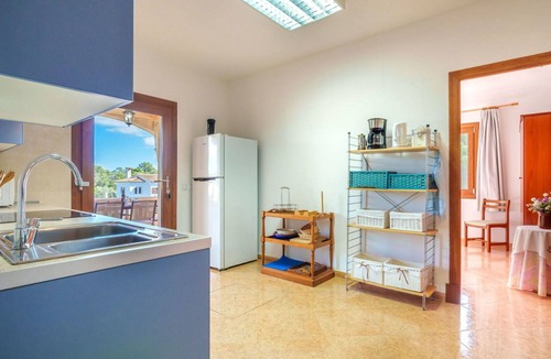 Cala Llombards Apartment | Nice apartment for 4 people with WIFI, TV, terrace and pets allowed