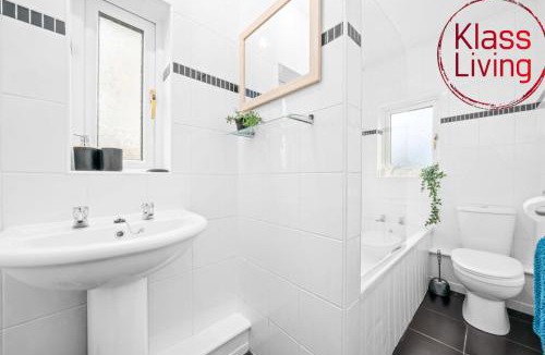 Airdrie Apartment | Nicol Apartment by Klass Living Airdrie