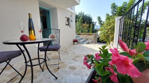Vathy House | NIOS Luxury House & Studio