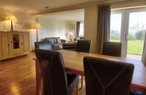 Brora Apartment | No.2 The Links is a gorgeous ground floor apartment located at the heart of the rural village, Brora