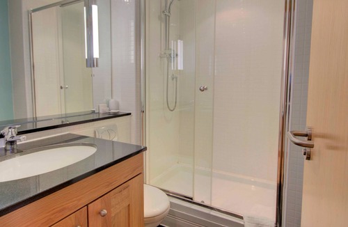 Brora Apartment | No. 4 The Links Apartment is a ground floor apartment over looking the world-famous James Braid Golf