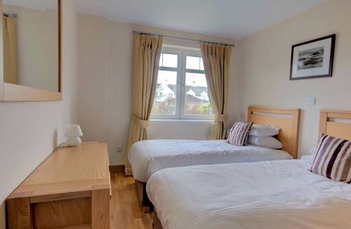 Brora Apartment | No. 4 The Links Apartment is a ground floor apartment over looking the world-famous James Braid Golf
