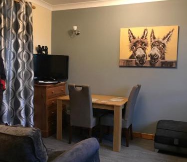 Conon Bridge Apartment | No 5 Newly refurbished 4 bedroom house