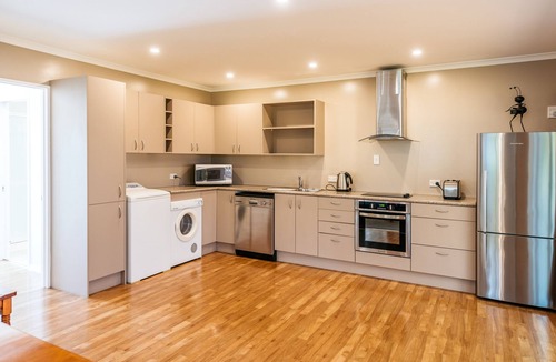Blackpool House | Number Six - Oneroa Holiday Home