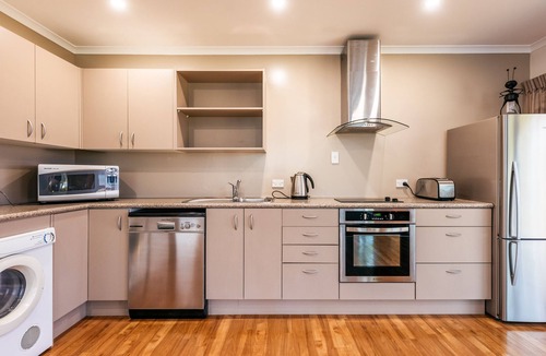 Blackpool House | Number Six - Oneroa Holiday Home