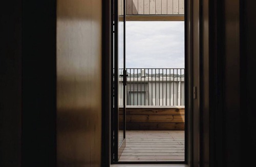 Te Aro Apartment | NYC Loft Vibe | 2BR City Stay + Rooftop Terrace