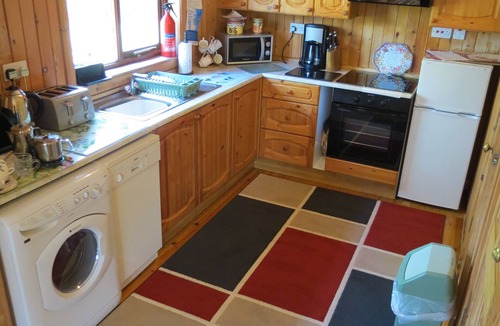 Roybridge Cabin | Oak Lodge Cosy Cabin With 2 Bedrooms. Open all year. 15 miles from Fort William