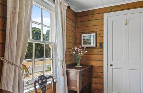 Killora Ski Chalet | Oakchester Cottage on Bruny Island