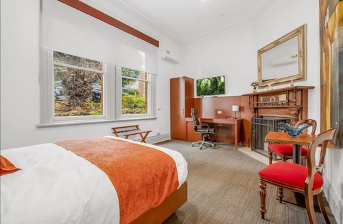Burnie House | Oakleigh Guest House with Ocean Views - Room 9