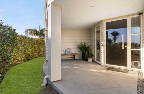 Waterview House | Ocean view Designer Standalone Villa Big Deck