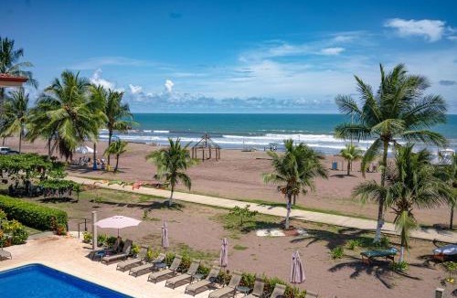Barrio Los Villalobos Apartment | OCEAN VIEWS Beachfront Penthouse private rooftop best pools and location in Jaco