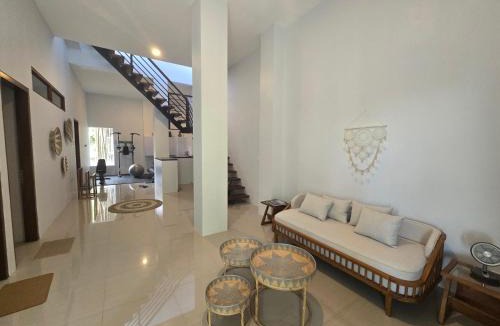 Selong Belanak Villa | Ocean Wave Lombok - 4 BR infinity pool villa
