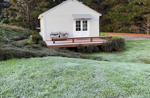 Wellington Cottage | Ohariu Farm Cottage -Wellington Couples or Singles