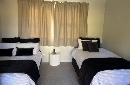 Okere Falls House | Okere Falls Lake Front Escape