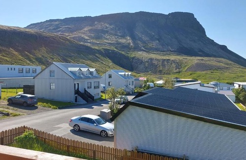 Olafsvik House | Olafsvik Guesthouse