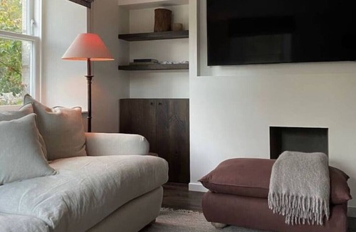 Ballater House | Old school, cozy cottage for 7