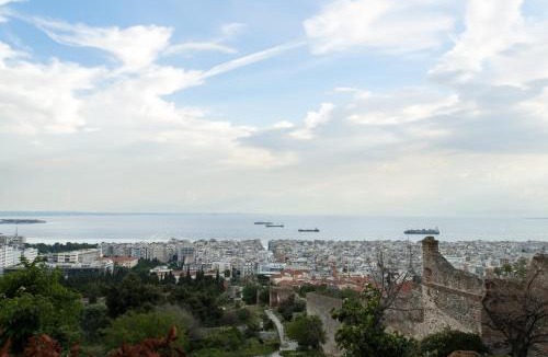 Ano Poli Apartment | Old town view apartment