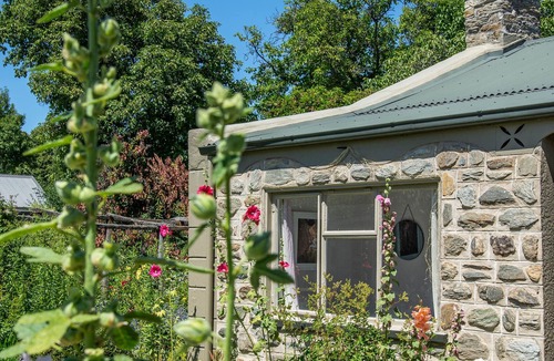Clyde Cottage | Oldest stone cottage in clyde