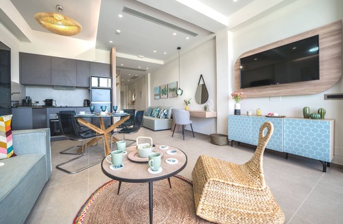 Heraklion Apartment | Oleas Suite Earth & Private Pool