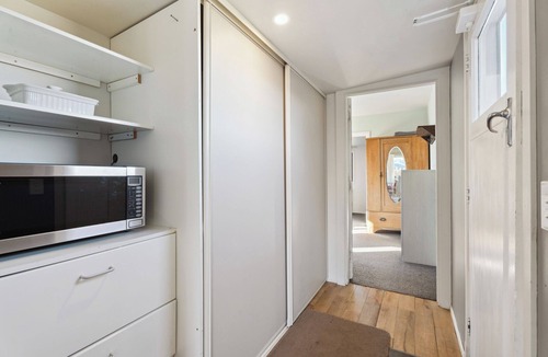 Mount Pisa House | Olive Cottage - Cromwell Holiday Home