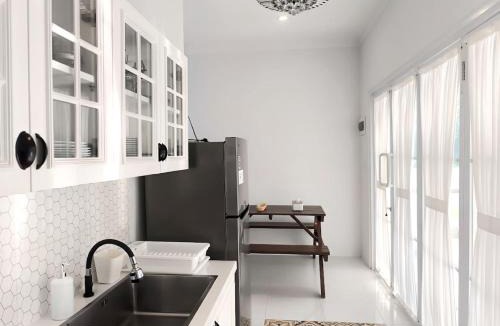 Banjarasri Hotel | Omah Putih Menoreh