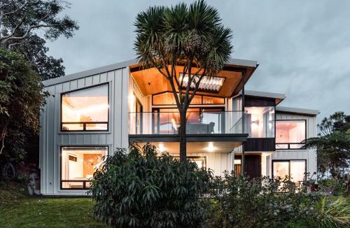 Raglan House | On Point House