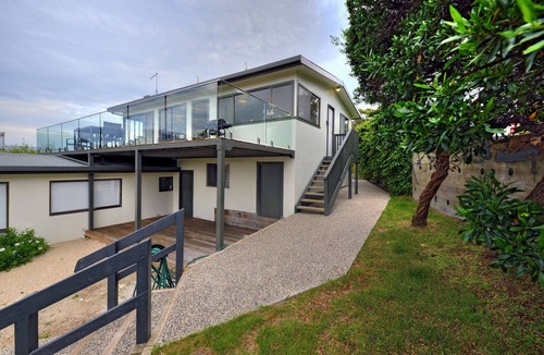 Coles Bay House | On the Beach 1