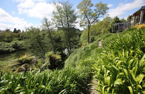 Tamahere Bed & Breakfast | On The River