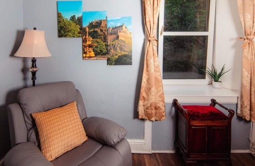 Tollcross House | One bedroom, City Centre Apartment