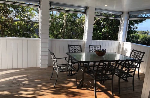 Oneroa House | Oneroa Village location