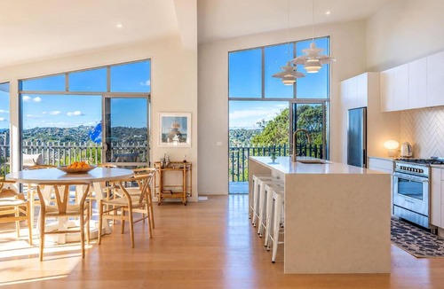 Oneroa House | Oneroa Vines and Views- Stay Waiheke