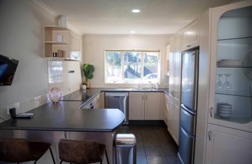 Papamoa Beach Villa | Only a short stroll to the beach and the shops