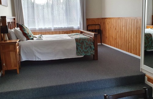Moina Cottage | Open plan studio, kitchenette, en-suite bathroom