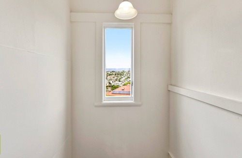 West Launceston House | Original character features