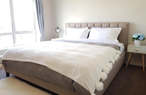 Manurewa Bed & Breakfast | OT SeaView Villa