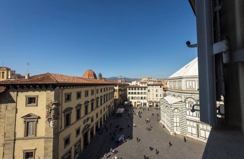 Duomo Apartment | Overlooking Piazza del Duomo breathtaking view of the Cathedral