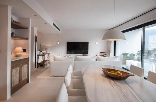 Anatolikos Sinikismos Villa | OVILIO KALAMATA