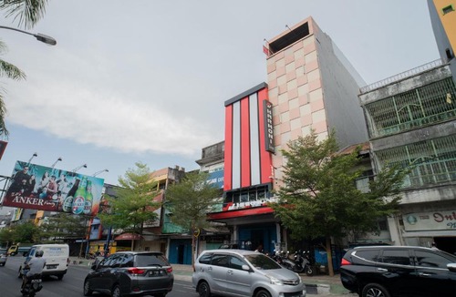 Makassar Hotel | OYO 1702 Harmoni Inn Makassar