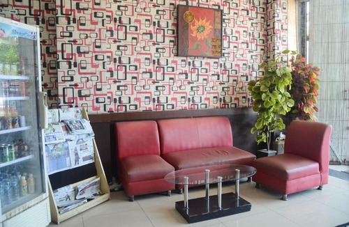 Makassar Hotel | OYO 1702 Harmoni Inn Makassar