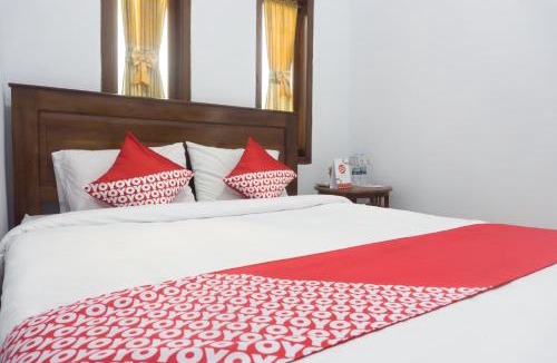 Pacitan Hotel | OYO 801 Hansa Homestay