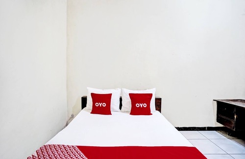 Lamongan Hotel | OYO 91198 Hotel Mahkota 2 Lamongan