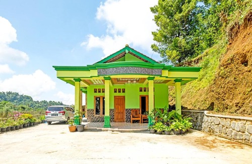Bulukerto Hotel | OYO Homes 91095 Desa Wisata Conto