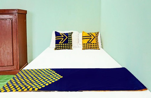 Pacitan Hotel | OYO Life 92222 Sahabat Kost Syariah Pacitan