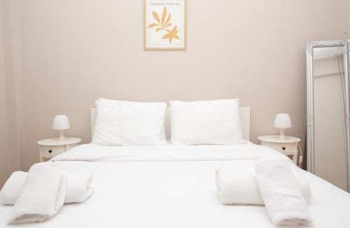 Goudi Apartment | P23 by SpitiSou