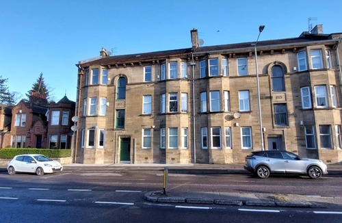 Paisley Apartment | Paisley Pattern Flat West End UWS UNI GLA Glasgow Airport