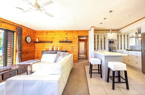 Surfdale House | Palms on Kennedy Point | Stay Waiheke