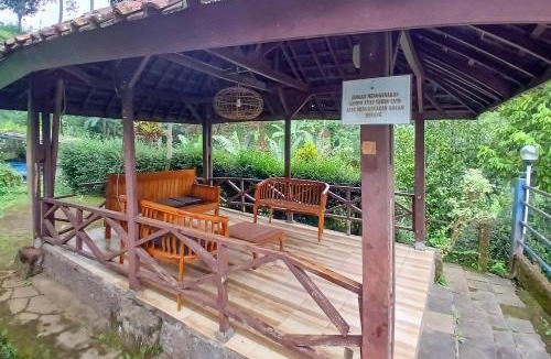 Megamendung Hotel | Pangrango Valley Resort RedPartner