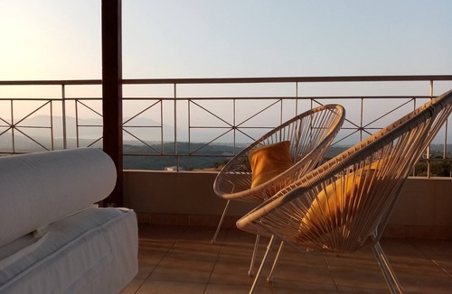 Kournas House | Panorama House, in Kournas, 7 min to sea, 4 min to taverns, views, E-working